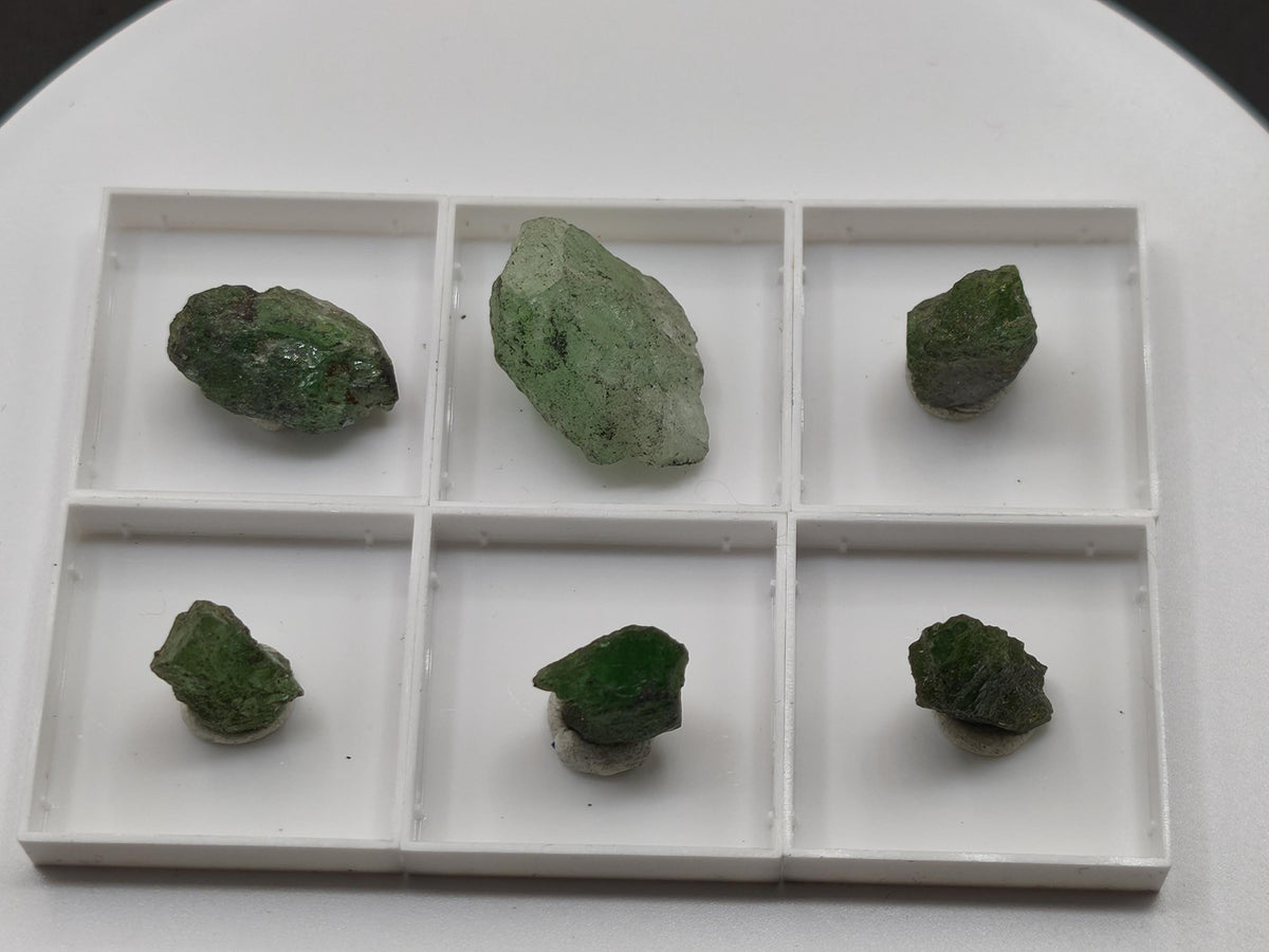 Tsavorit Kristall aus Merelani Tansania | Grüner Granat Rohkristall | Natürlicher Chrom Grossular | Sammler Mineralien roh