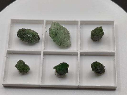 Tsavorit Kristall aus Merelani Tansania | Grüner Granat Rohkristall | Natürlicher Chrom Grossular | Sammler Mineralien roh