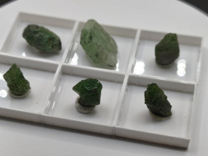Tsavorit Kristall aus Merelani Tansania | Grüner Granat Rohkristall | Natürlicher Chrom Grossular | Sammler Mineralien roh