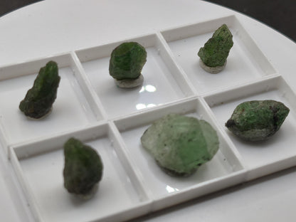Tsavorit Kristall aus Merelani Tansania | Grüner Granat Rohkristall | Natürlicher Chrom Grossular | Sammler Mineralien roh