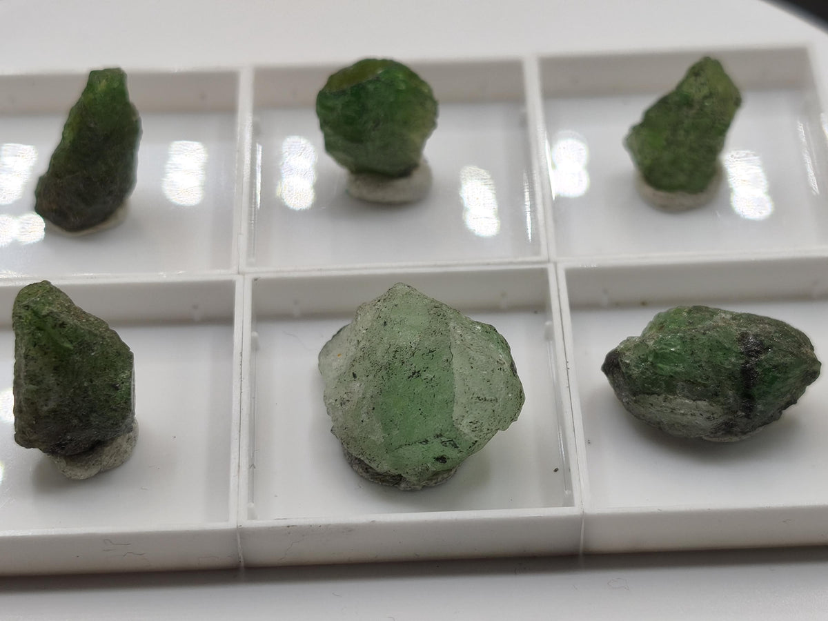 Tsavorit Kristall aus Merelani Tansania | Grüner Granat Rohkristall | Natürlicher Chrom Grossular | Sammler Mineralien roh