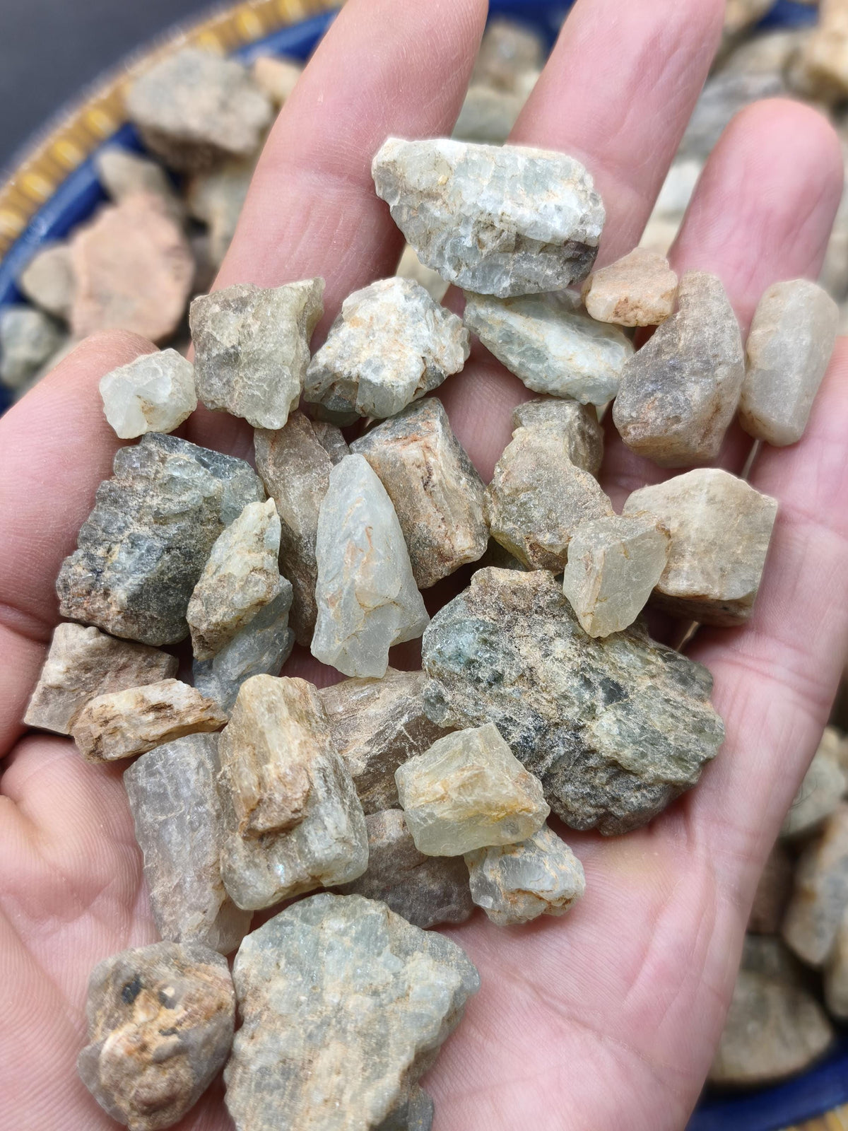 Beryll Mix aus Brasilien | Aquamarin & Grüner Beryll Roh Kristalle | Natursteine 5–25 mm | 20 g oder 50 g Rarität Magische Edelstein Deko