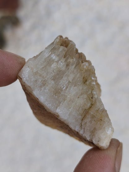 Calcite Roh Kristall Stufe  – Attavyros, Insel Rhodos Griechenland Sammler Mineralien Kristall Deko Selbstfund Geschenk Haus Wohnen gelb