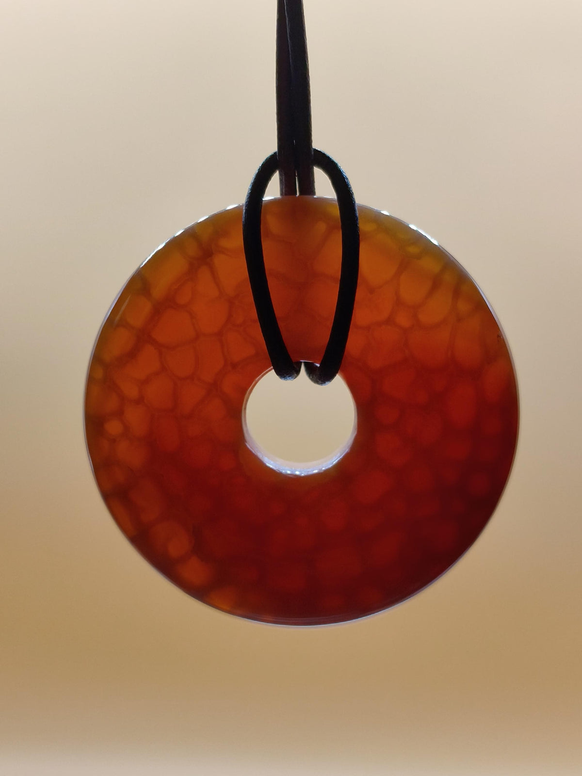 Agate de feu ~ Donut 40mm Collier en pierre précieuse rouge naturel HIPPIE GOA Bohème Pierre de guérison Cristaux Bijoux Pendentif Homme Femme Enfant Cadeau Lui Elle