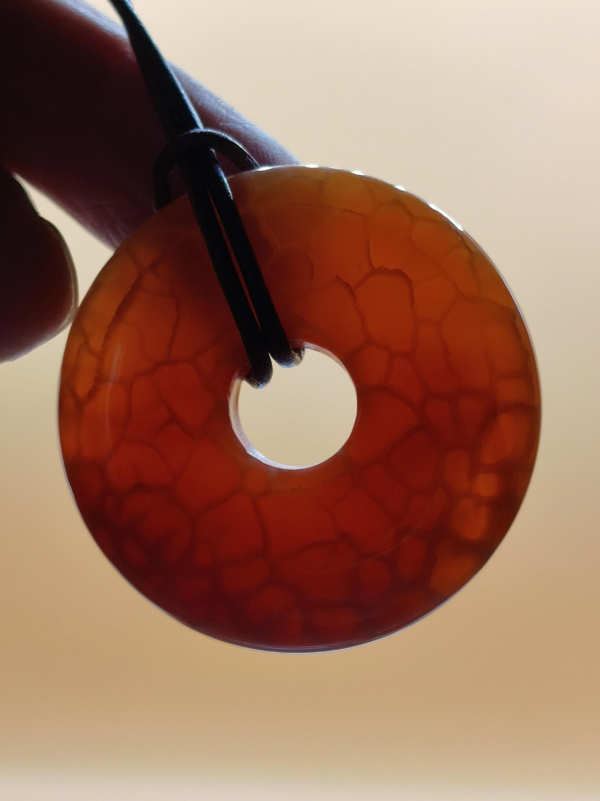 Agate de feu ~ Donut 40mm Collier en pierre précieuse rouge naturel HIPPIE GOA Bohème Pierre de guérison Cristaux Bijoux Pendentif Homme Femme Enfant Cadeau Lui Elle