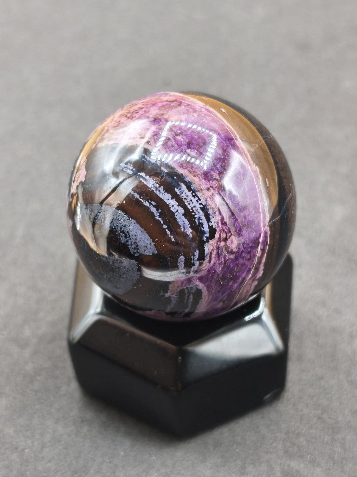 Sugilite *Rareté* Sphère de Sugilite AAA ~ Pierre précieuse Déco Cristal Méditation Énergie Pierre de soin Rareté Rare Collection Investissement Valeur