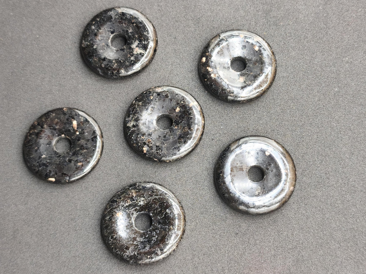 Nuummite Kette 30mm Edelstein Donut Anhänger Rarität schwarz gold Schutz Natur Heilstein Natur  Mann Frau Er Sie Freundin Geschenk Qualität