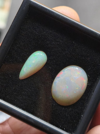 2x Opal Winton AAA bunt Regenbogen Sammlerstein Mineralien Kristalle Cabochon natürlich Heilstein Rarität Muster Australien
