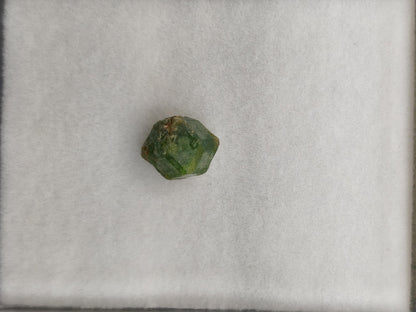 Tsavorit Roh Kristall Sammlerstein Mineralien Tansania grün natürlich Heilstein Rarität klar schimmer