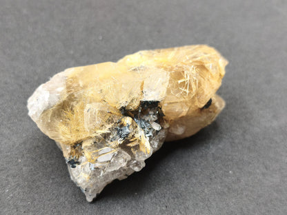Rutilquarz gold roh Sammler Stufe Kristall Rarität ~ Edelstein Deko Heilstein Mineral Kollektion Energie Natur besonders Geschenk