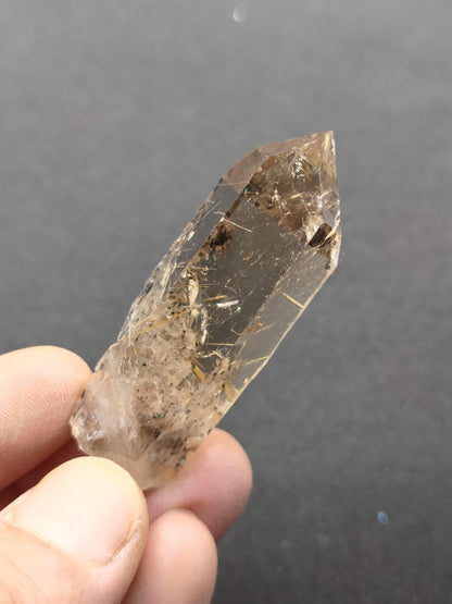 Rauchquarz mit Rutil gold roh Sammler Stufe Kristall Rarität ~ Edelstein Deko Heilstein Mineral Kollektion Energie Natur
