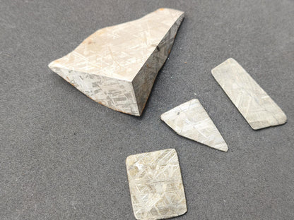 Gibeon Meteorit Namibia | Eisenmeteorit mit Widmanstätten-Struktur | Geätzter Meteoriten-Anschnitt Sammler Mineralien Kristalle Selten