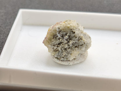 Gediegenes Gold auf Matrix Kristallin – Natürliches Gold aus Zlaté Hory, Tschechien echt natürlich Sammler Mineral selten