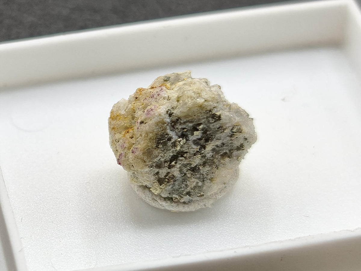 Gediegenes Gold auf Matrix Kristallin – Natürliches Gold aus Zlaté Hory, Tschechien echt natürlich Sammler Mineral selten