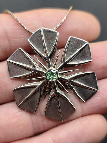 Montana Saphir grün Schneeflocken Kette Vintage mit Edelstein Silber Eiskristall Anhänger Geometrie Silber Schmuck Heilstein Rarität Frau