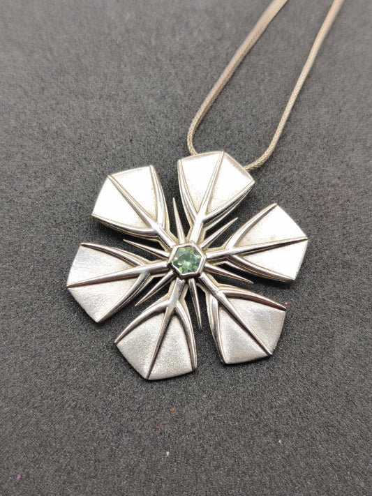Montana Saphir grün Schneeflocken Kette Vintage mit Edelstein Silber Eiskristall Anhänger Geometrie Silber Schmuck Heilstein Rarität Frau