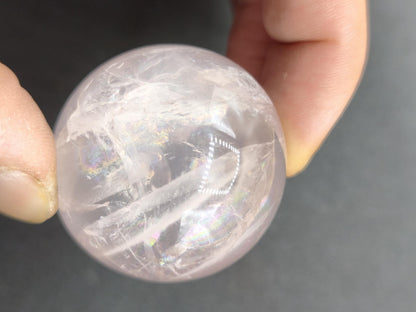 Sternrosenquarz Kugel 40 mm | Rosenquarz mit Regenbogenschimmer & Sterneffekt | Star Rose Quartz | Asterismus Sammler Kugel Kristall Mineral