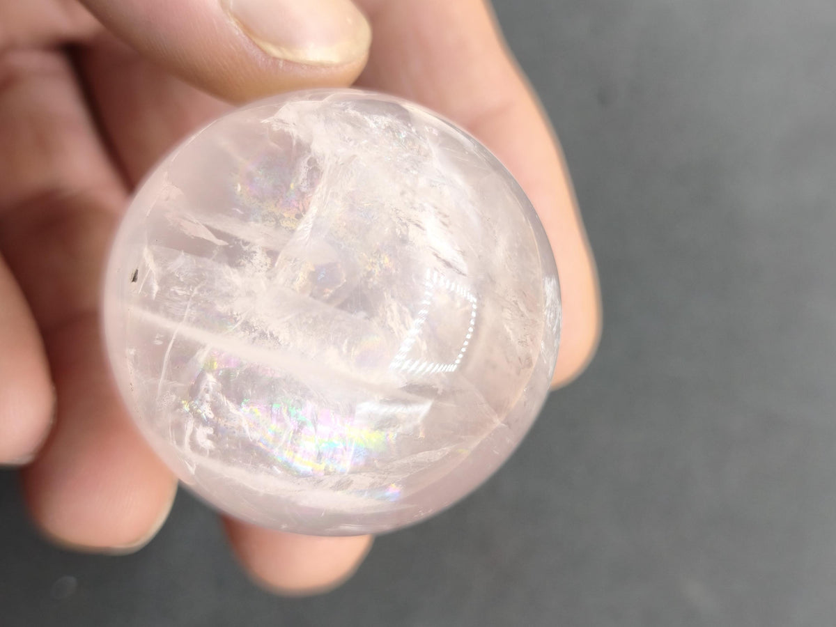Sternrosenquarz Kugel 40 mm | Rosenquarz mit Regenbogenschimmer & Sterneffekt | Star Rose Quartz | Asterismus Sammler Kugel Kristall Mineral