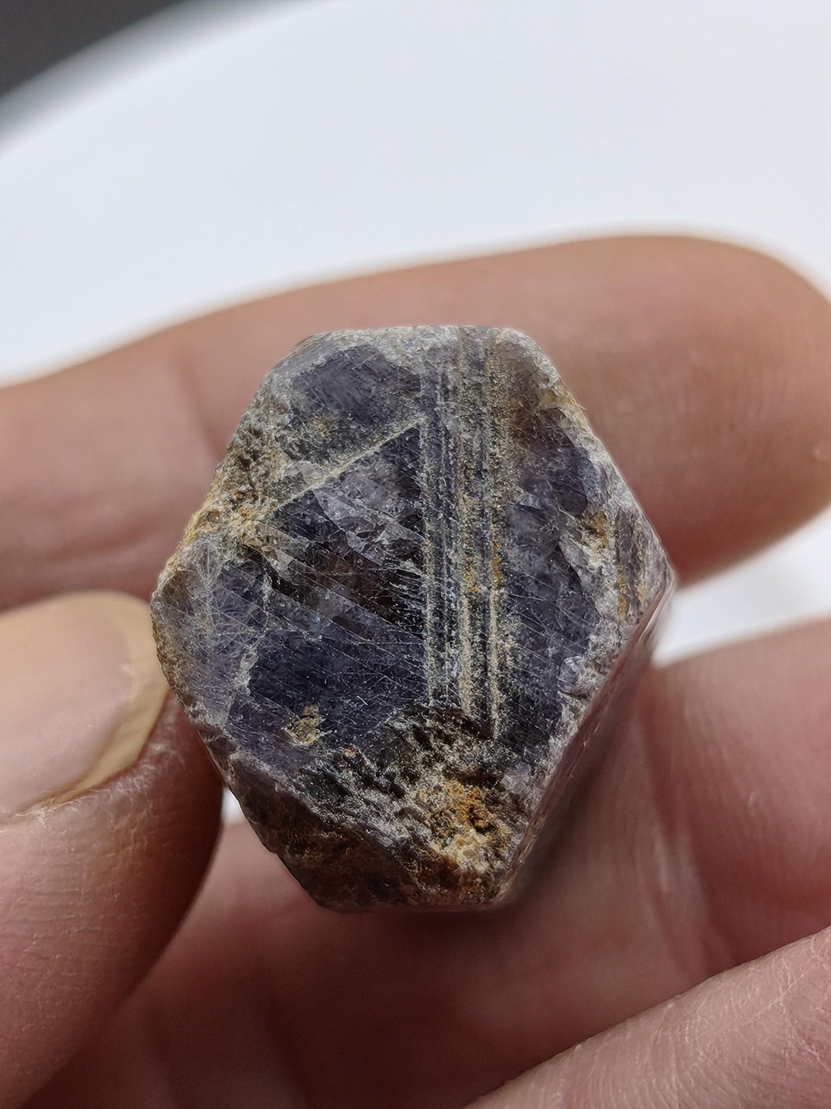 Rubin Saphir Rohkristall aus Tansania 20 mm | Natürlicher violettroter Korund | Sechseckiger Edelstein Sammlermineral Kristalle Geschenk