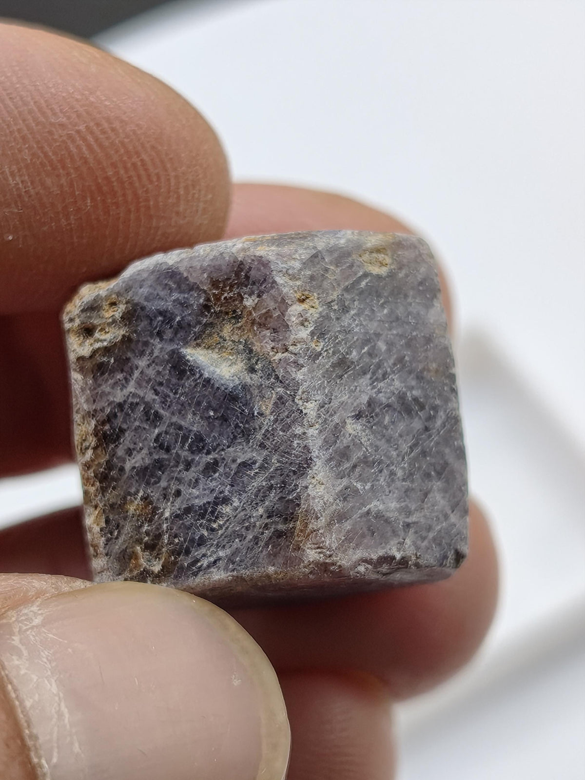 Rubin Saphir Rohkristall aus Tansania 20 mm | Natürlicher violettroter Korund | Sechseckiger Edelstein Sammlermineral Kristalle Geschenk