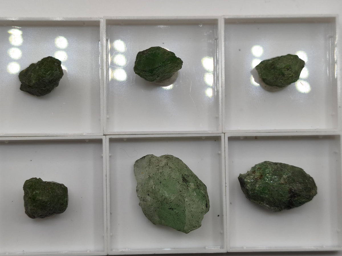 Tsavorit Kristall aus Merelani Tansania | Grüner Granat Rohkristall | Natürlicher Chrom Grossular | Sammler Mineralien roh
