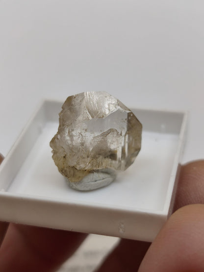 12ct Phenakit Kristall aus Namibia | Stiepelmann Mine Erongo | Klarer natürlicher Rohkristall | Seltenes Sammler Mineral Heilstein Rarität