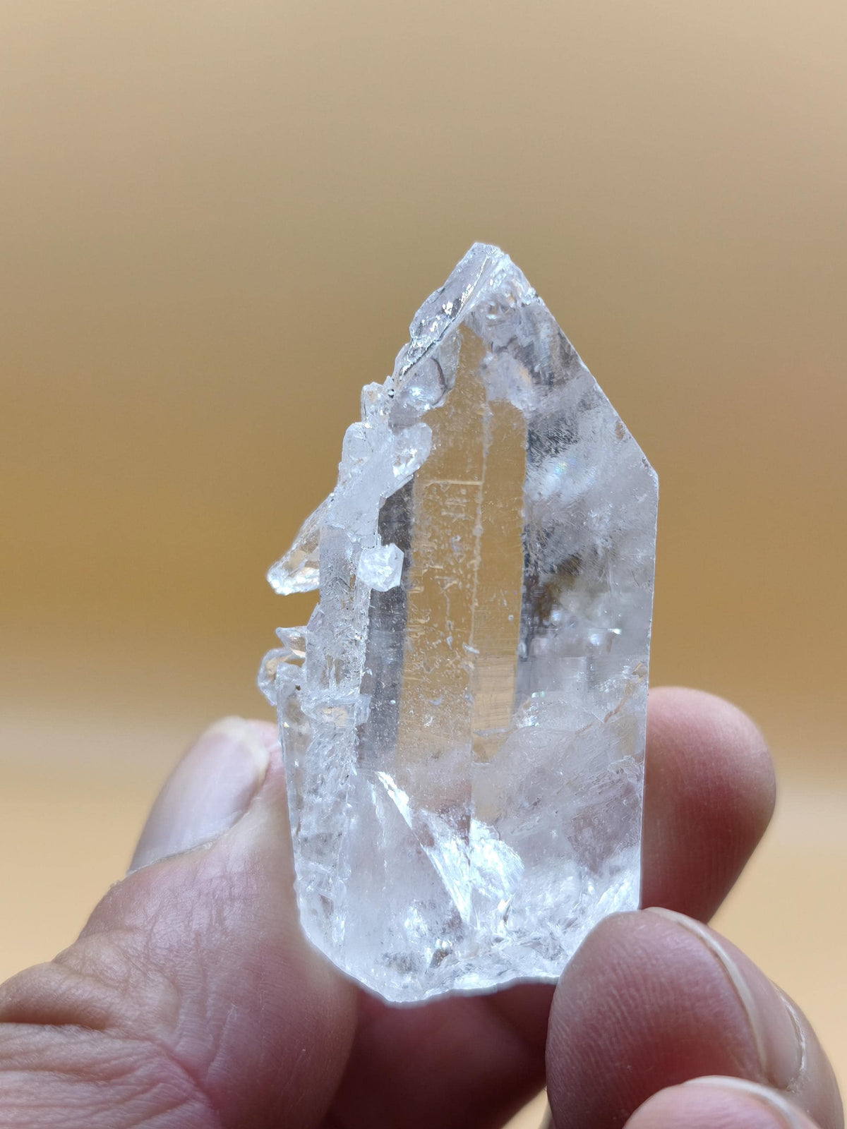Bergkristall Kristall Stufe 45 mm | Klarer Quarz mit Regenbogenschimmer & Kristallverwachsungen | Natürliches Unikat Sammler Heilstein