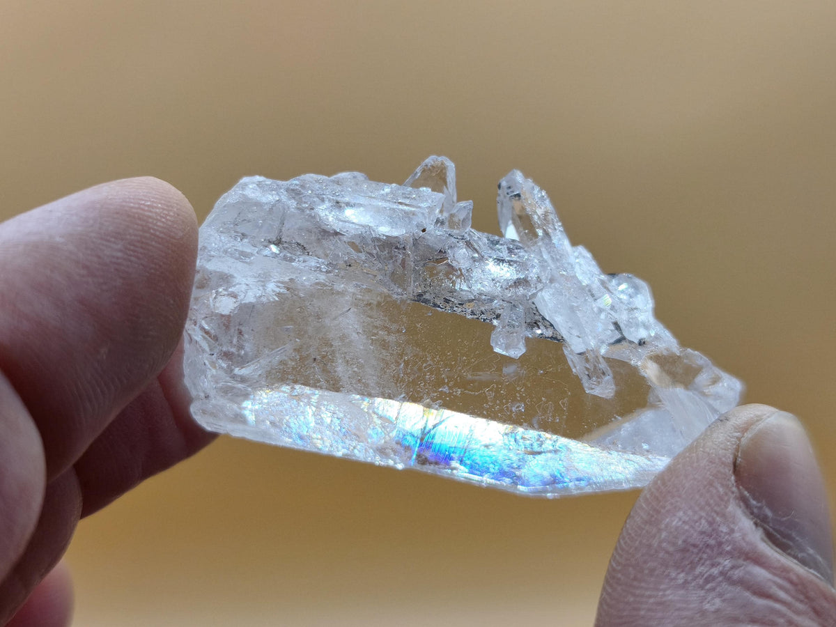 Bergkristall Kristall Stufe 45 mm | Klarer Quarz mit Regenbogenschimmer & Kristallverwachsungen | Natürliches Unikat Sammler Heilstein