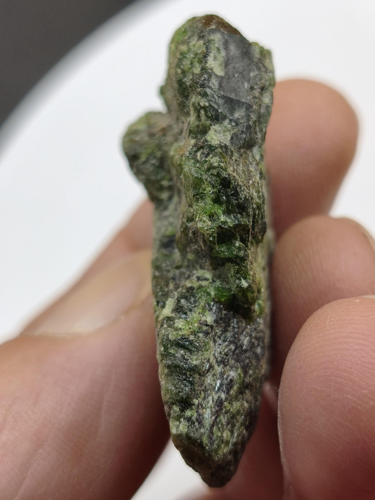 Grüner Diopsid Kristallstufe | Natürlicher Diopsid auf Matrix | 2 Unikate zur Wahl | Sammlermineral Russland Dekostück Sammler Geschenk