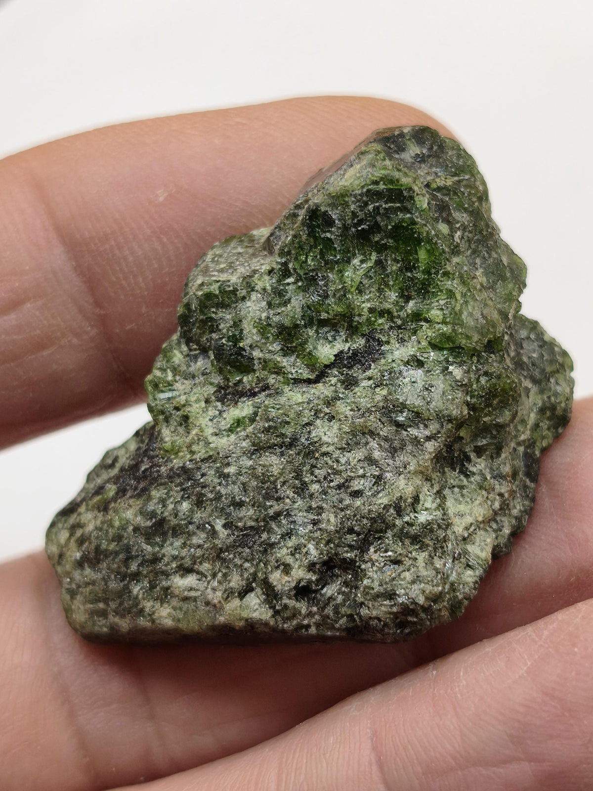 Grüner Diopsid Kristallstufe | Natürlicher Diopsid auf Matrix | 2 Unikate zur Wahl | Sammlermineral Russland Dekostück Sammler Geschenk