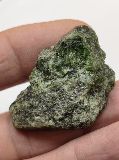 Grüner Diopsid Kristallstufe | Natürlicher Diopsid auf Matrix | 2 Unikate zur Wahl | Sammlermineral Russland Dekostück Sammler Geschenk