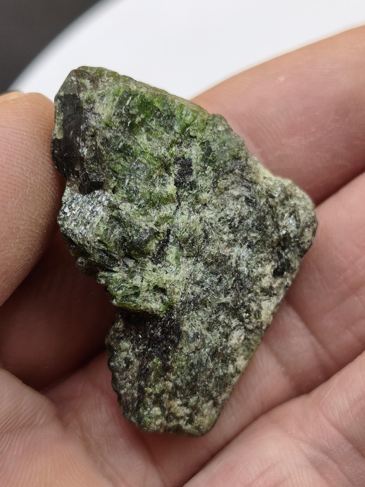 Grüner Diopsid Kristallstufe | Natürlicher Diopsid auf Matrix | 2 Unikate zur Wahl | Sammlermineral Russland Dekostück Sammler Geschenk
