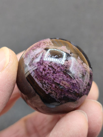 Sugilite *Rareté* Sphère de Sugilite AAA ~ Pierre précieuse Déco Cristal Méditation Énergie Pierre de soin Rareté Rare Collection Investissement Valeur