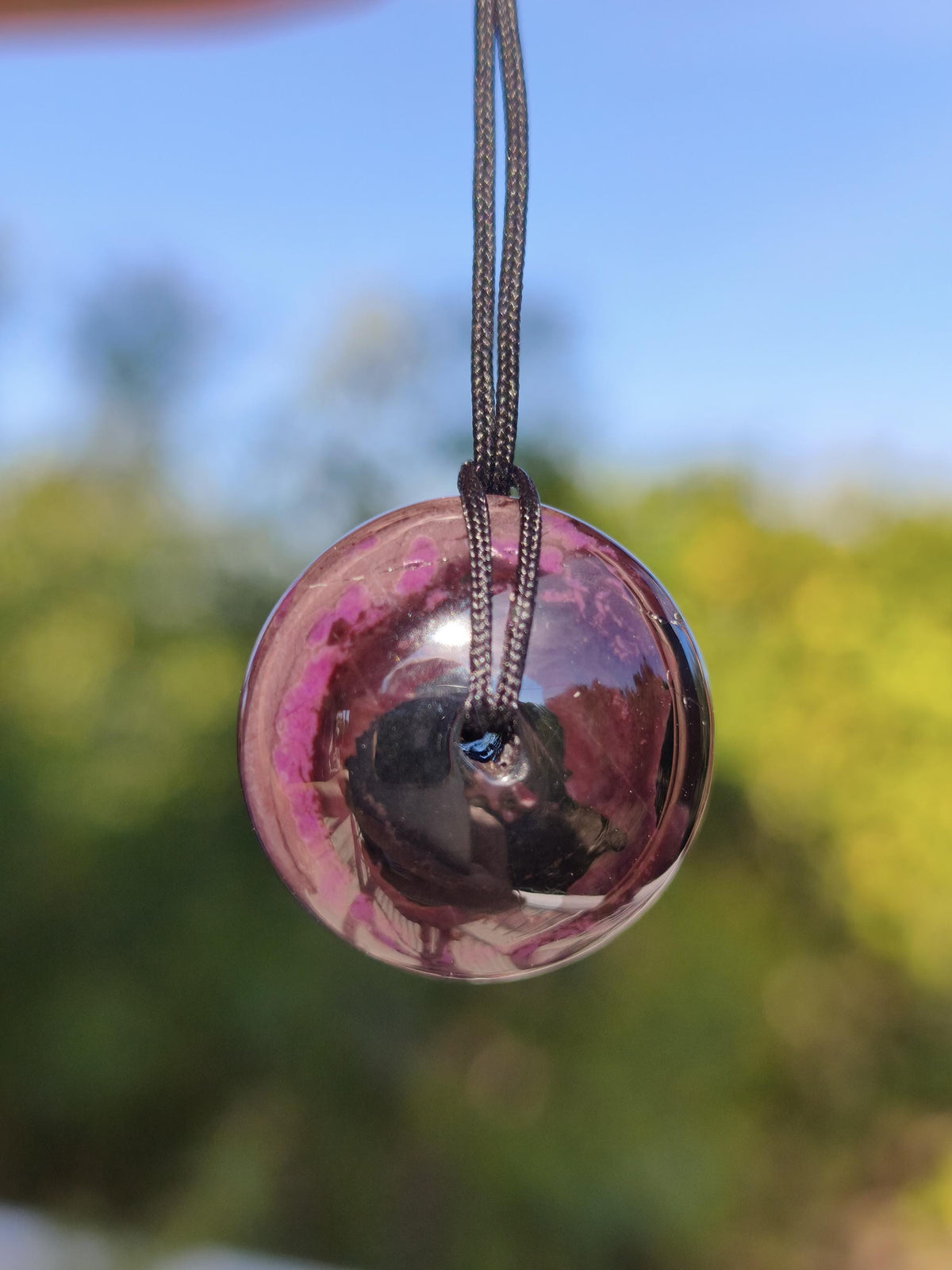 Sugilith Kette Donut Edelstein Anhänger Kristall Heilstein Rarität selten Sammler Mineral lila rund Geschenk für Mann Frau Er Sie Rarität