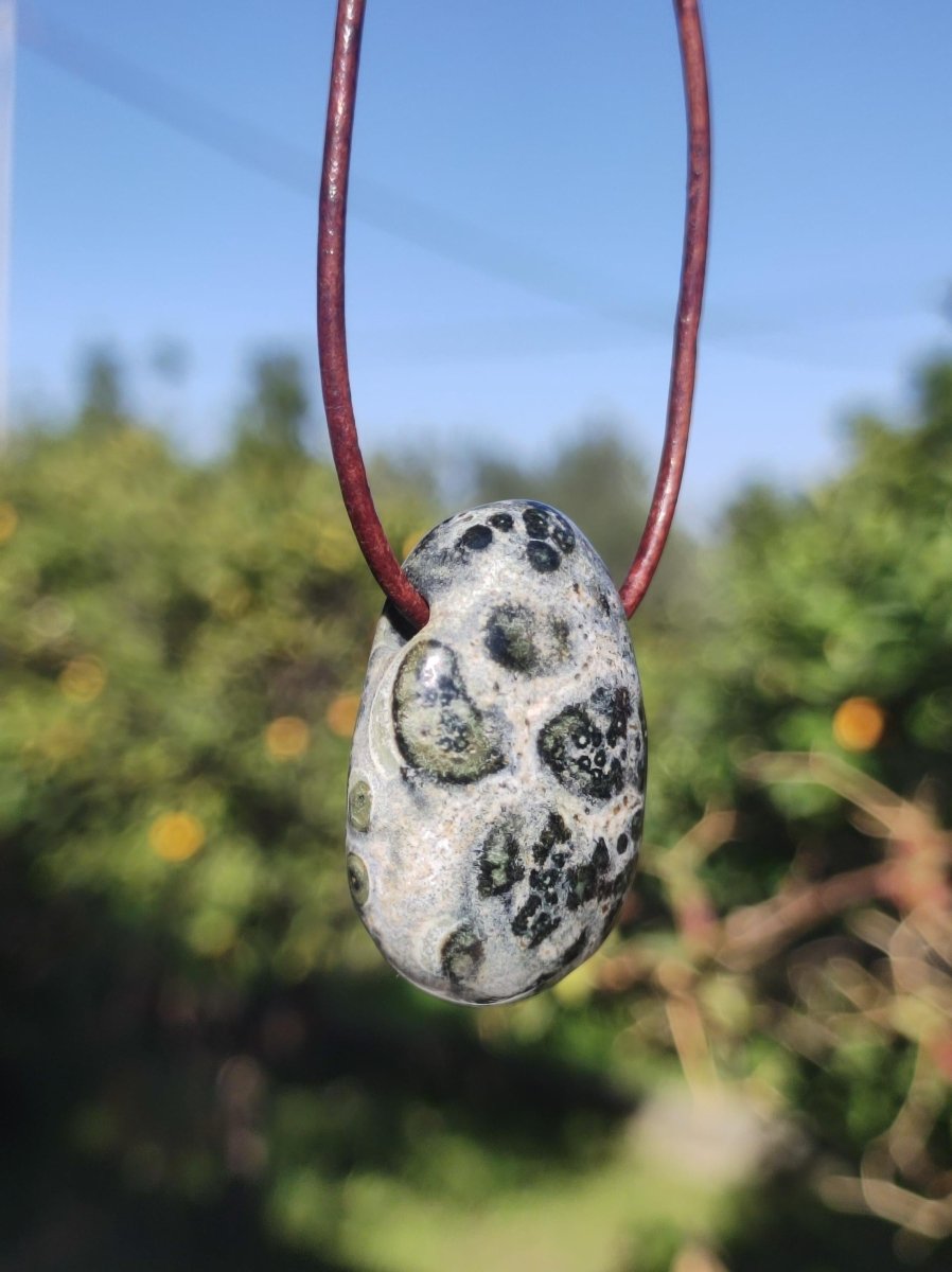 Kabamba Rhyolith / Eldarit - Edelstein Kette Heilstein grün Er Sie Mann Frau Geschenk Glück Anhänger GOA Boho Tibet Ethno Natur Unikat - Art of Nature Berlin