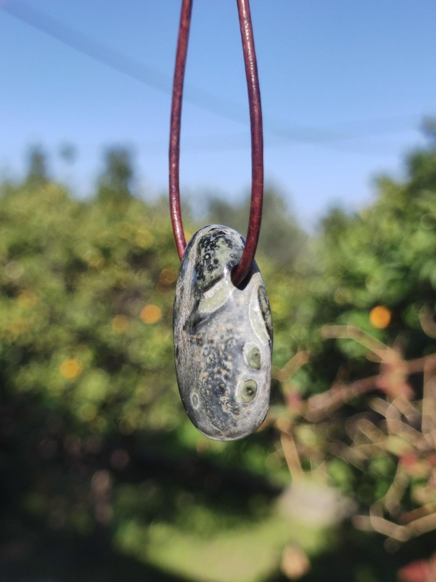 Kabamba Rhyolith / Eldarit - Edelstein Kette Heilstein grün Er Sie Mann Frau Geschenk Glück Anhänger GOA Boho Tibet Ethno Natur Unikat - Art of Nature Berlin