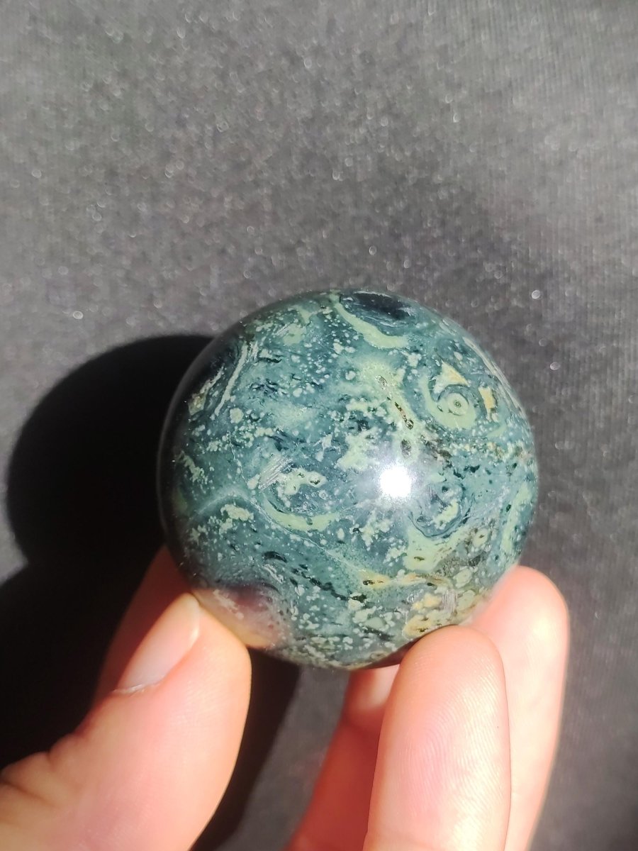 Kabamba Rhyolith / Eldarit - Edelstein Kugel Deko Sphere Crystal Spielkugel Meditation Heilstein Geschenk Wohnen Er Sie Mann Frau Energie - Art of Nature Berlin