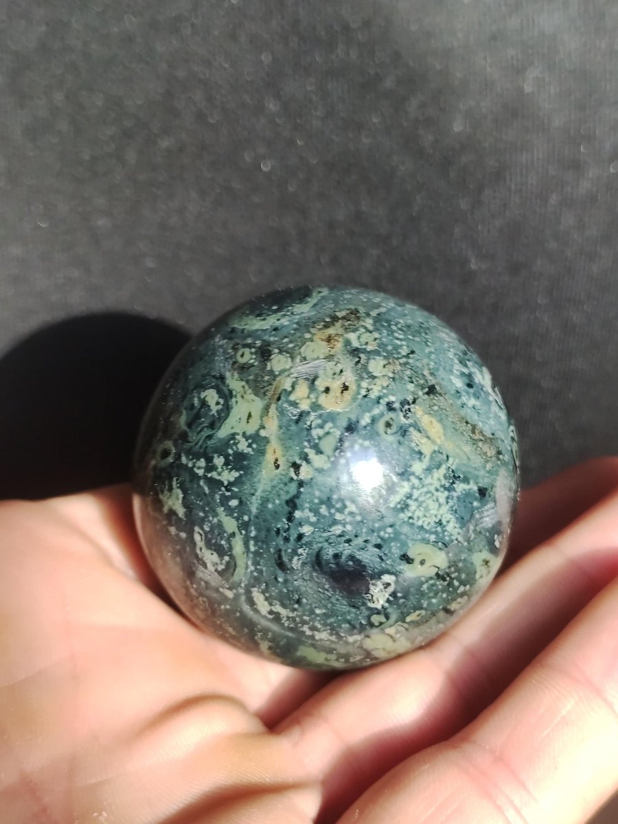 Kabamba Rhyolith / Eldarit - Edelstein Kugel Deko Sphere Crystal Spielkugel Meditation Heilstein Geschenk Wohnen Er Sie Mann Frau Energie - Art of Nature Berlin