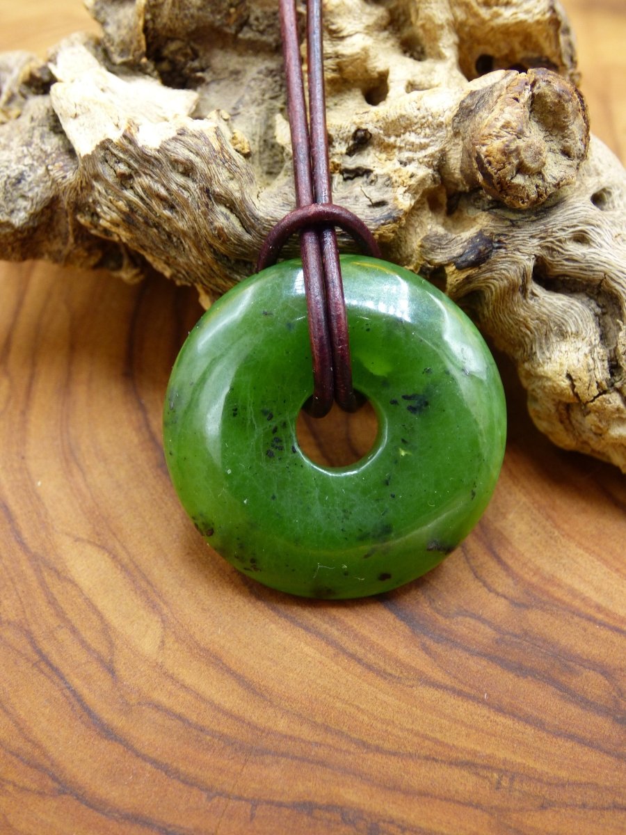 Kanada Jade / Antigorit / Serpentin 30mm ~Edelstein Kette HIPPIE GOA Boho Ethno Natur Heilstein Rarität Kristalle Natur Stein Geschenk grün - Art of Nature Berlin