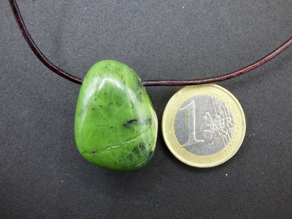 Kanada Jade ~ Edelstein Kette HIPPIE GOA Boho Ethno Natur Heilstein Rarität Kristalle Schmuck Anhänger Natur Stein Geschenk grün - Art of Nature Berlin