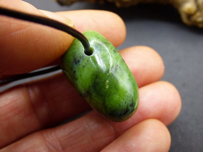 Kanada Jade ~ Edelstein Kette HIPPIE GOA Boho Ethno Natur Heilstein Rarität Kristalle Schmuck Anhänger Natur Stein Geschenk grün - Art of Nature Berlin