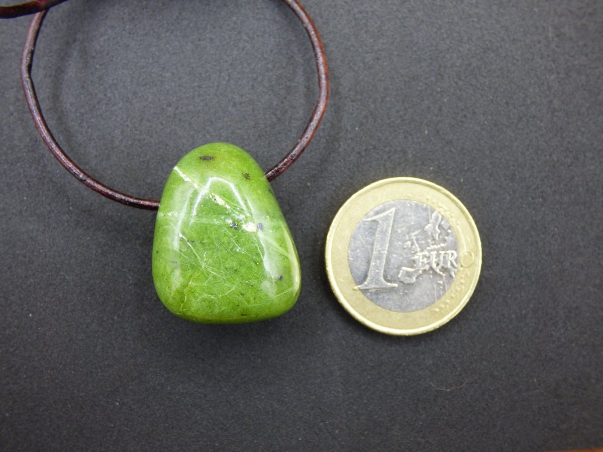 Kanada Jade ~ Edelstein Kette HIPPIE GOA Boho Ethno Natur Heilstein Rarität Kristalle Schmuck Anhänger Natur Stein Geschenk grün - Art of Nature Berlin