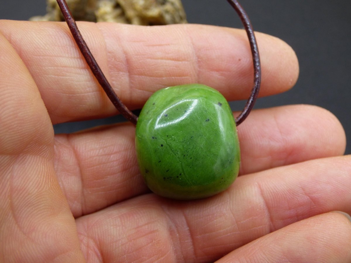 Kanada Jade ~ Edelstein Kette HIPPIE GOA Boho Ethno Natur Heilstein Rarität Kristalle Schmuck Anhänger Natur Stein Geschenk grün - Art of Nature Berlin