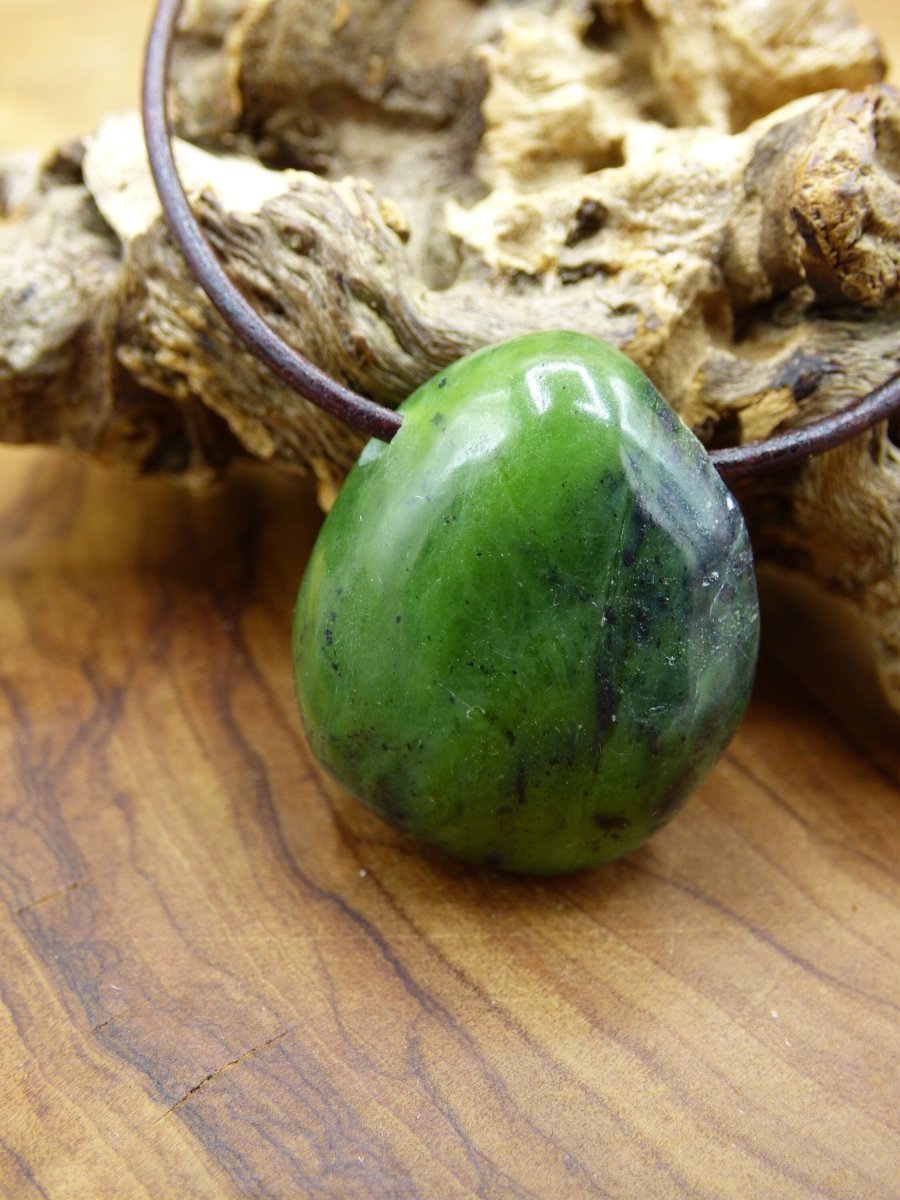 Kanada Jade ~ Edelstein Kette ~HIPPIE ~GOA ~Boho ~Tibet ~Ethno ~Nature ~Donut ~Schutzsymbol ~Heilstein - Art of Nature Berlin