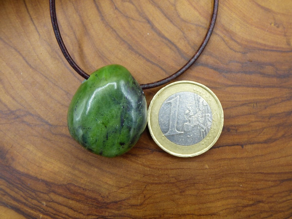 Kanada Jade ~ Edelstein Kette ~HIPPIE ~GOA ~Boho ~Tibet ~Ethno ~Nature ~Donut ~Schutzsymbol ~Heilstein - Art of Nature Berlin