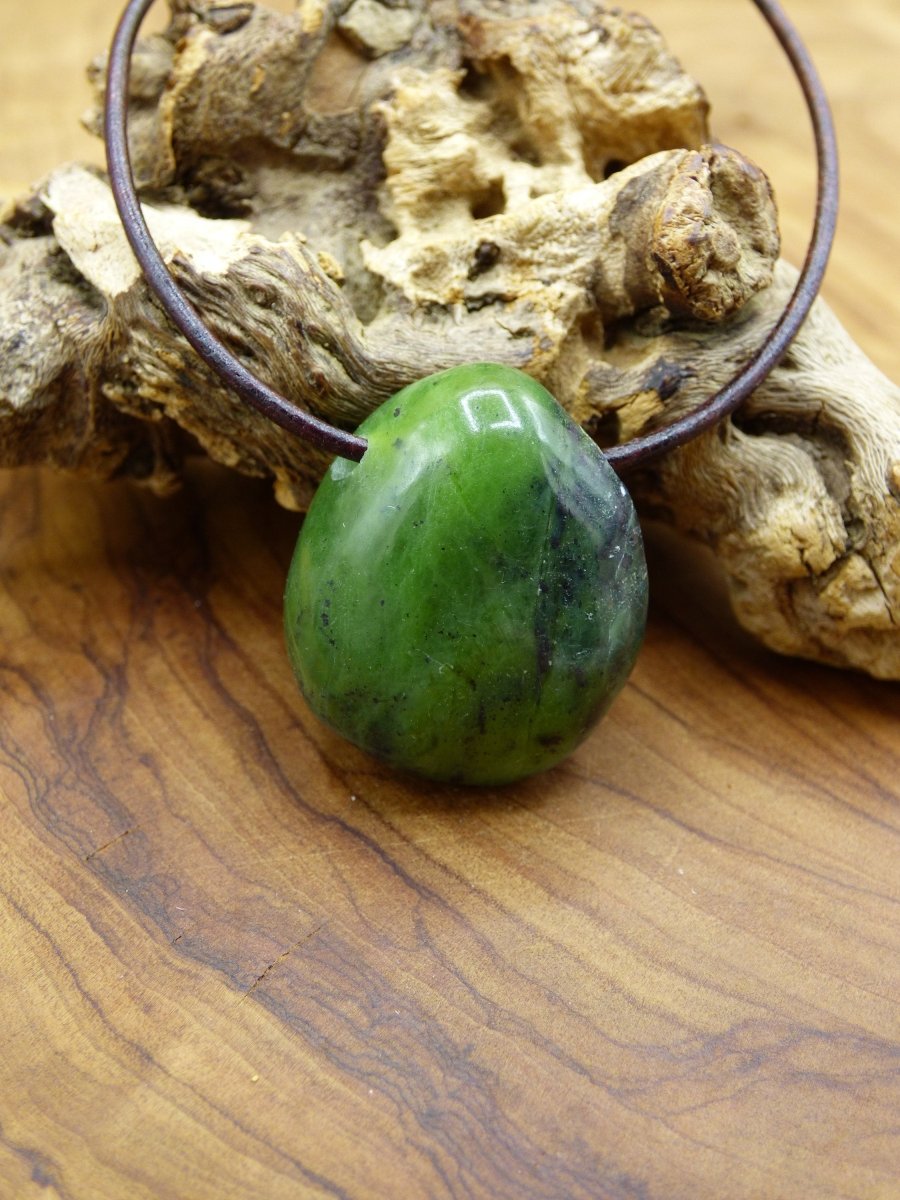 Kanada Jade ~ Edelstein Kette ~HIPPIE ~GOA ~Boho ~Tibet ~Ethno ~Nature ~Donut ~Schutzsymbol ~Heilstein - Art of Nature Berlin