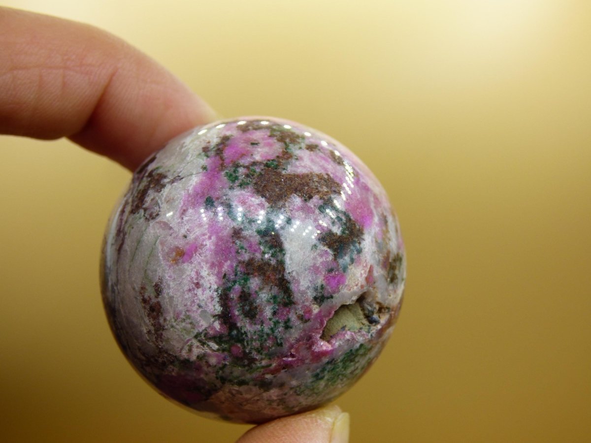 Kobalt Calcit Kugel *Rarität* rosa Pink Kristall Edelstein Deko Haus Sammler Geschenk Er Sie Mann Frau Freund Mineral Selten Heilstein - Art of Nature Berlin