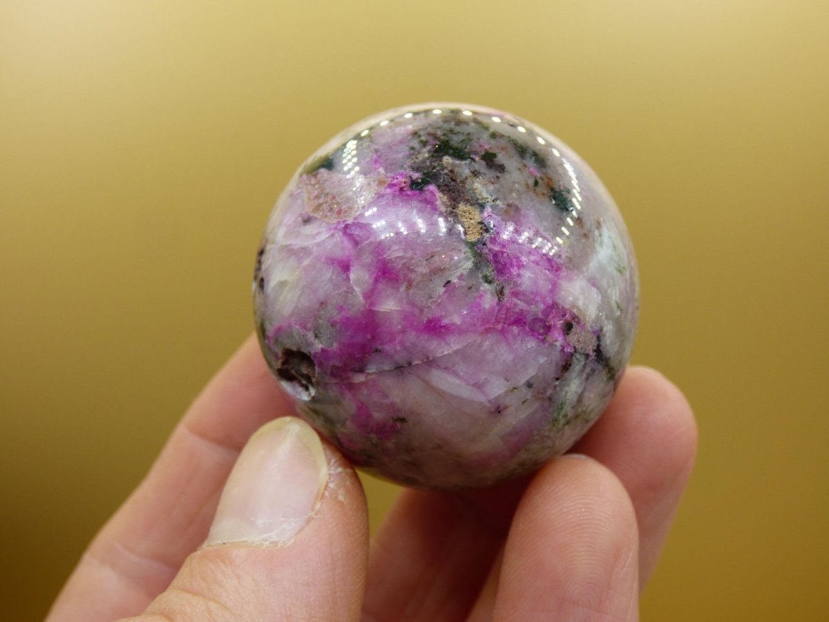 Kobalt Calcit Kugel *Rarität* rosa Pink Kristall Edelstein Deko Haus Sammler Geschenk Er Sie Mann Frau Freund Mineral Selten Heilstein - Art of Nature Berlin