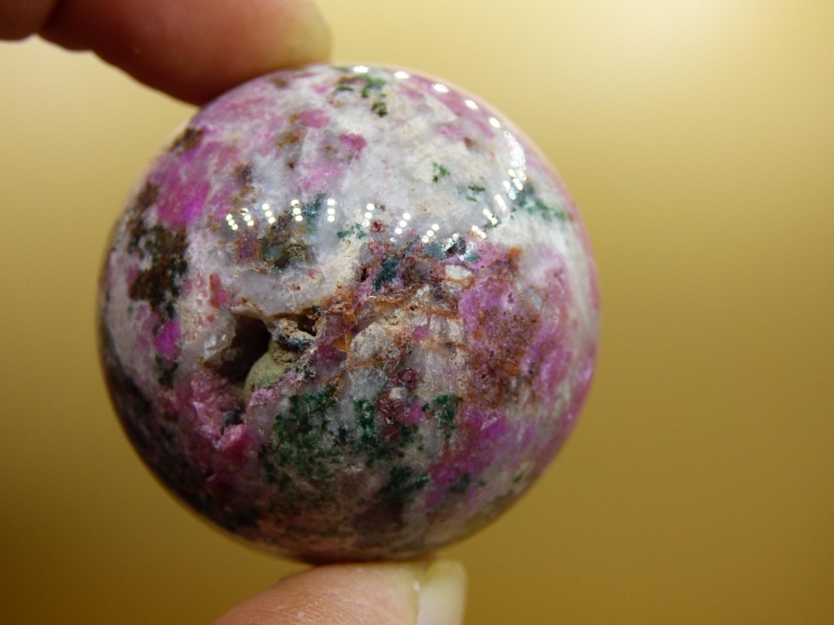 Kobalt Calcit Kugel *Rarität* rosa Pink Kristall Edelstein Deko Haus Sammler Geschenk Er Sie Mann Frau Freund Mineral Selten Heilstein - Art of Nature Berlin