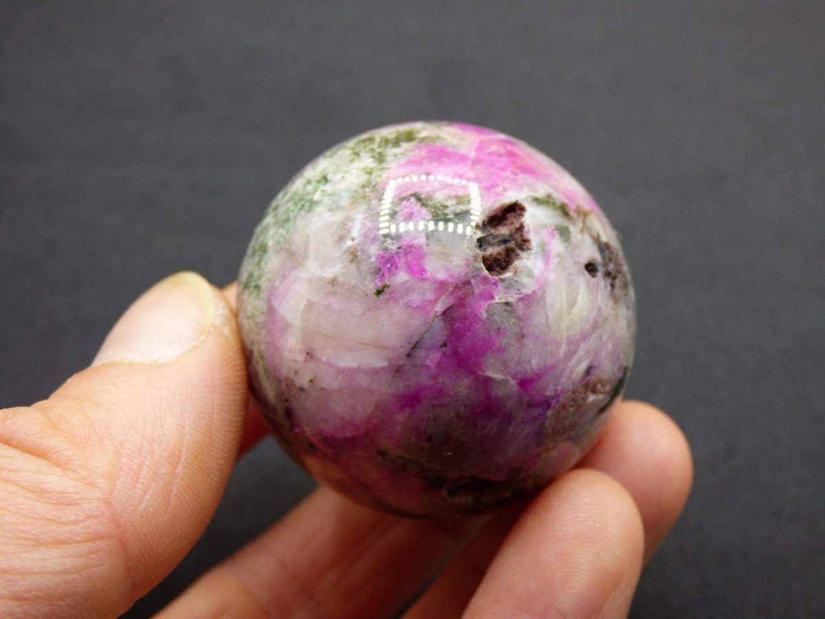 Kobalt Calcit Kugel *Rarität* rosa Pink Kristall Edelstein Deko Haus Sammler Geschenk Er Sie Mann Frau Freund Mineral Selten Heilstein - Art of Nature Berlin